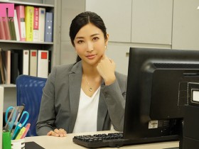 MIAA-561 辣个女人回来了!“水川スミレ”化身欲求不满痴女上司 每天逼男部属交体液报告