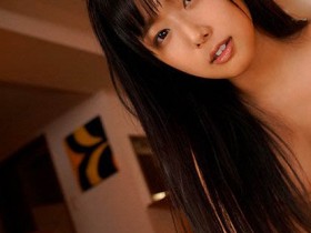 HND-981 女友妹妹“前乃菜々”腿开一字马诱惑我 虽然知道不对,还是忍不住督进去