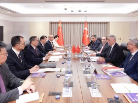 任鸿斌率中国企业家代表团访问土耳其