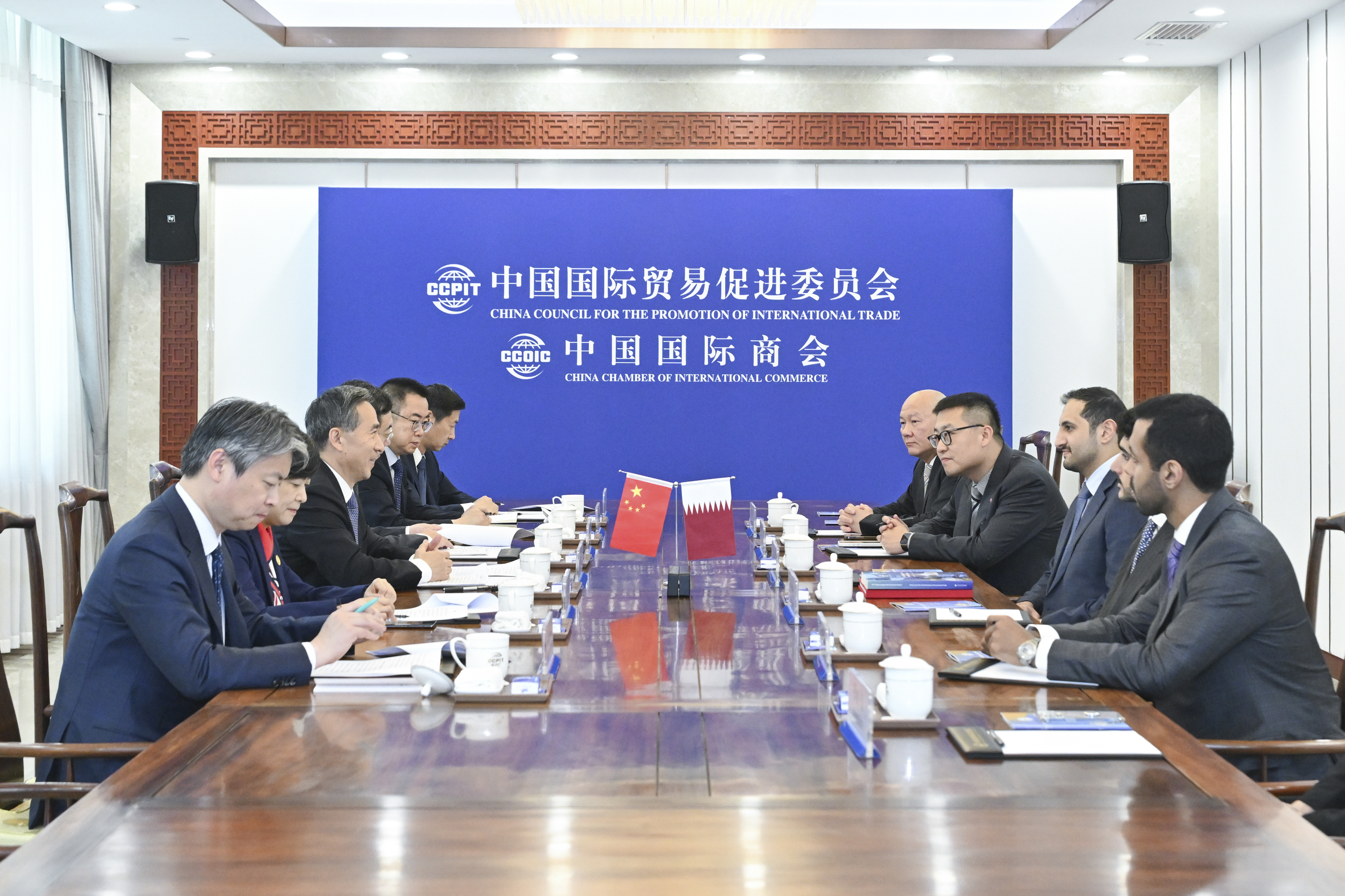 任鸿斌会见卡塔尔投资促进局首席执行官谢赫·阿里