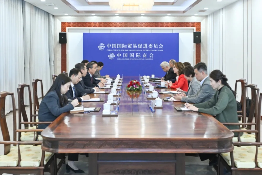 任鸿斌会见法国威立雅集团全球首席执行官柏莲诺
