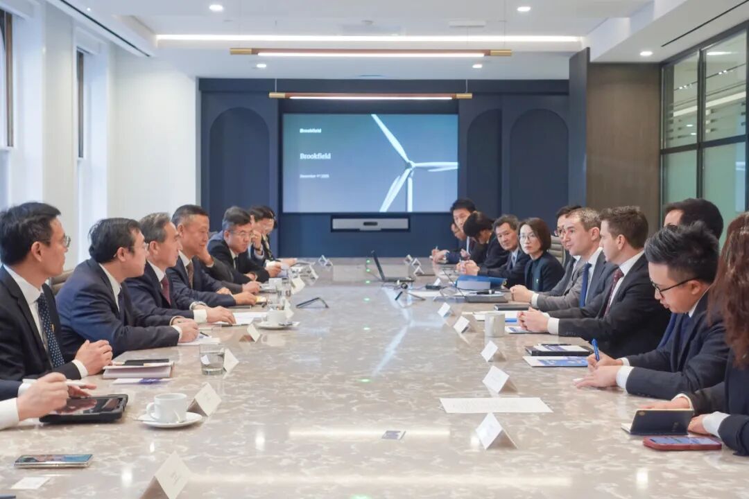 任鸿斌率中国企业家代表团访问加拿大