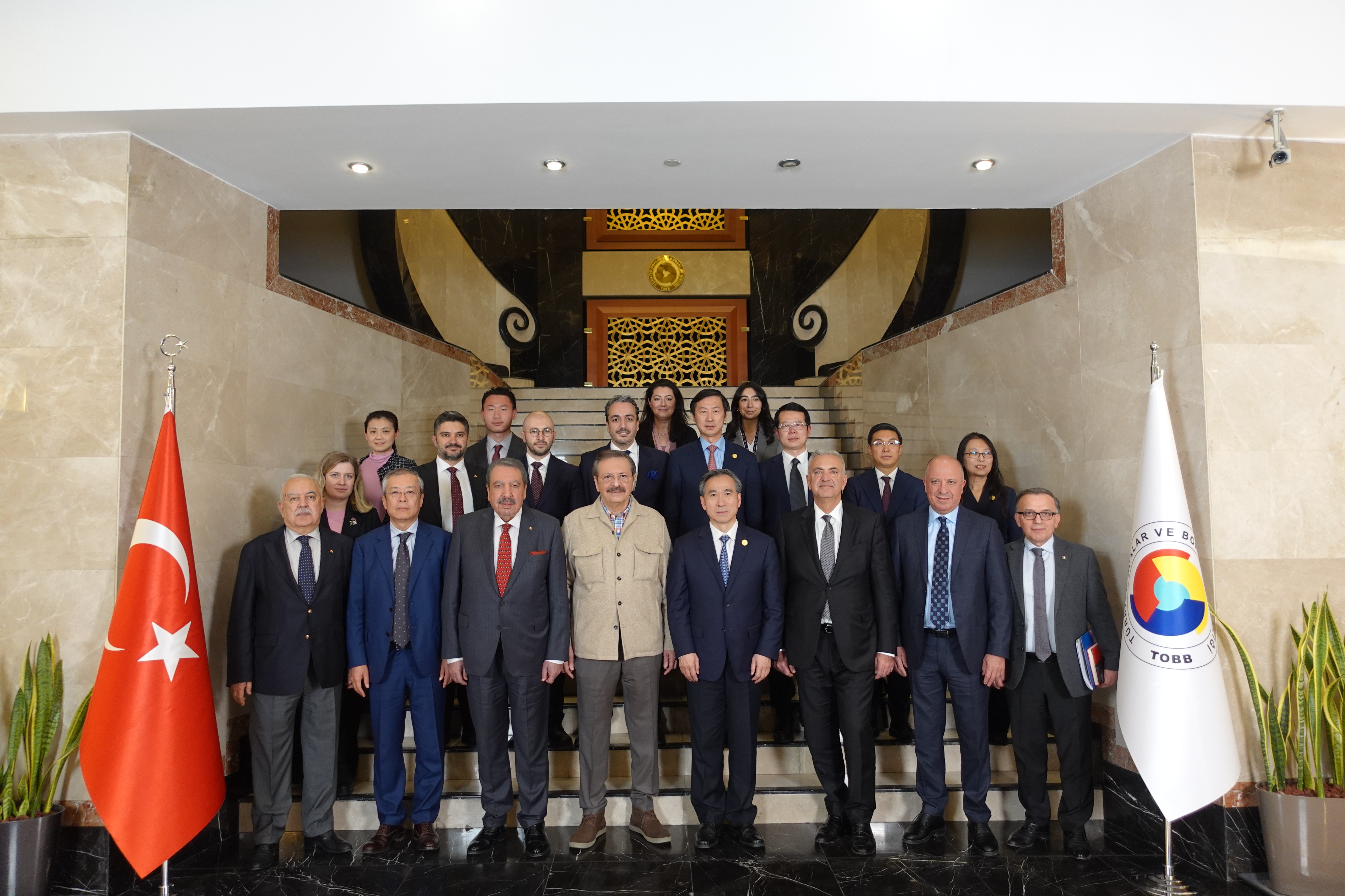 任鸿斌率中国企业家代表团访问土耳其