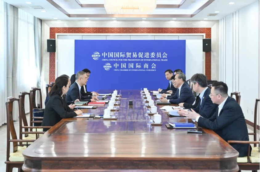 任鸿斌会见中国农业银行董事长谷澍一行