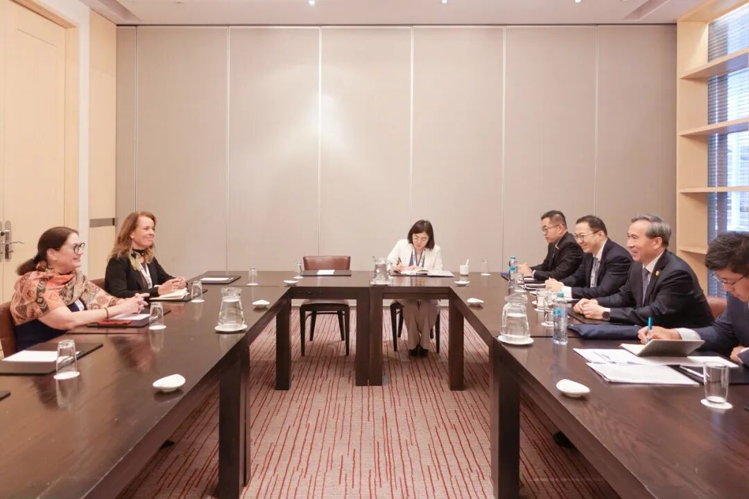 任鸿斌率团赴墨西哥出席APEC工商咨询理事会第二次会议