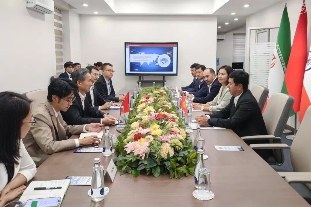 任鸿斌会长率团访问吉尔吉斯斯坦
